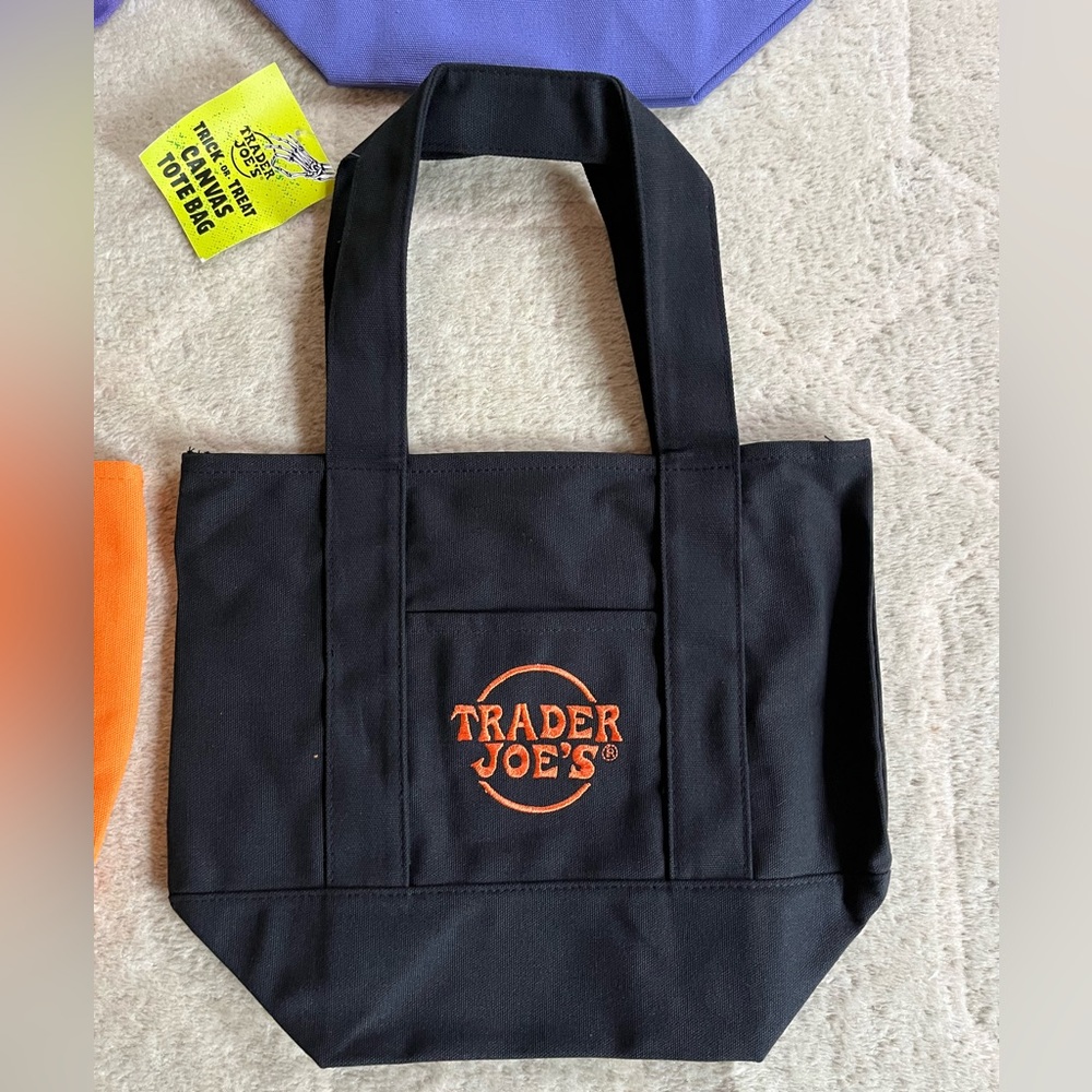 4 Trader Joe’s Halloween Mini Tote Bags - Picture 3 of 12